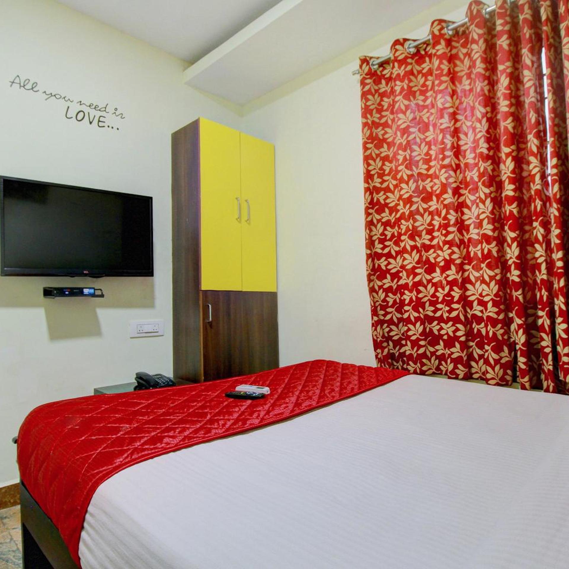 Oyo 4584 India Gate 16/54