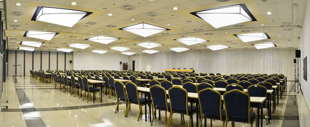 Olympik Artemis Hotel 20/30