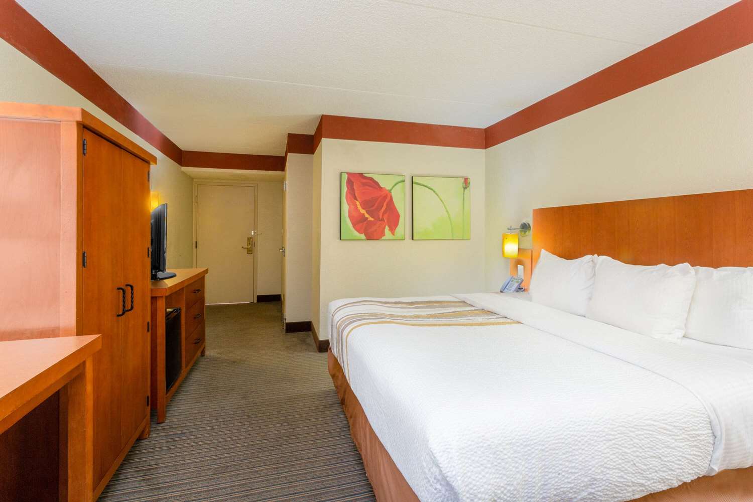 Spark by Hilton Charlotte Airport North 9/37