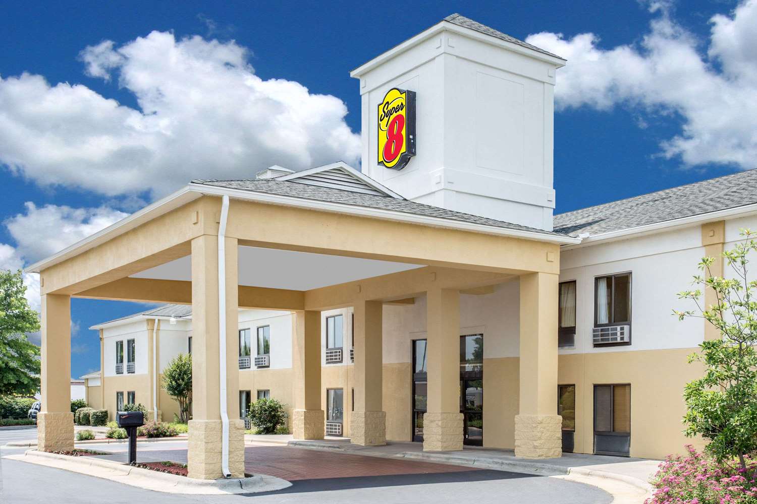 Super 8 by Wyndham Clemmons/Winston-Salem Area I-40 1/9