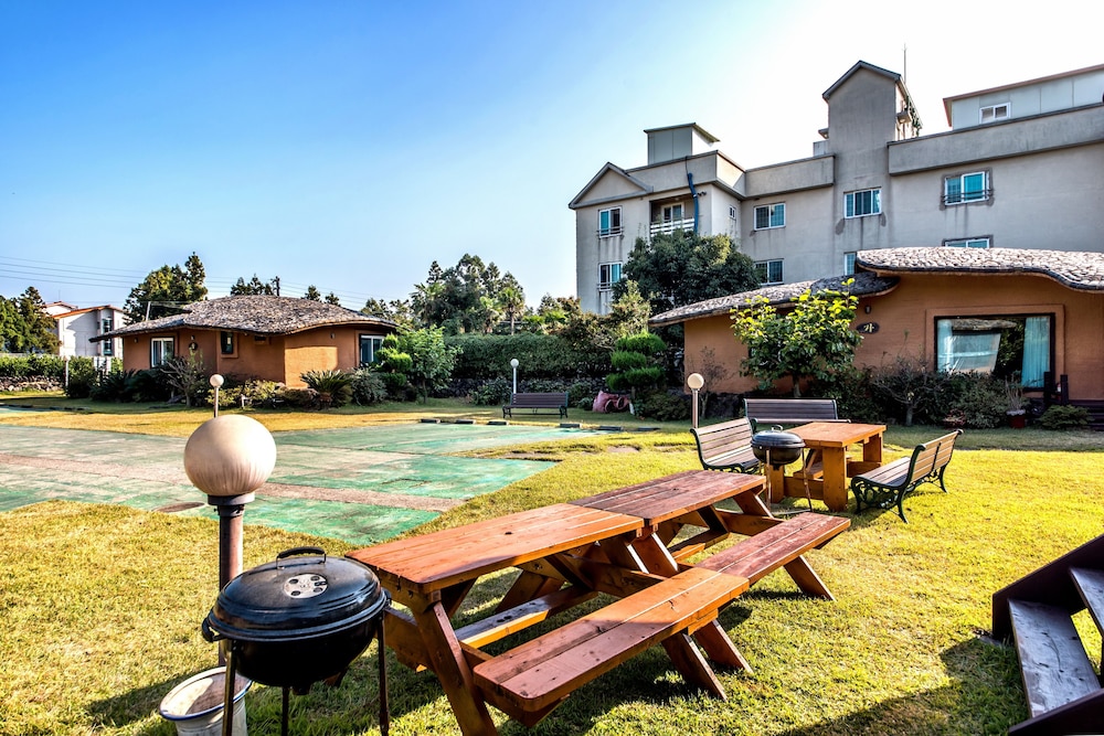 Angkure Pension 29/34