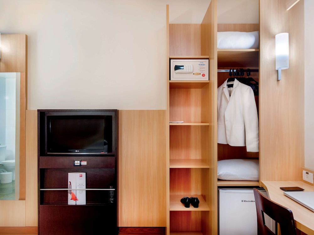 Ibis Curitiba Shopping 24/71