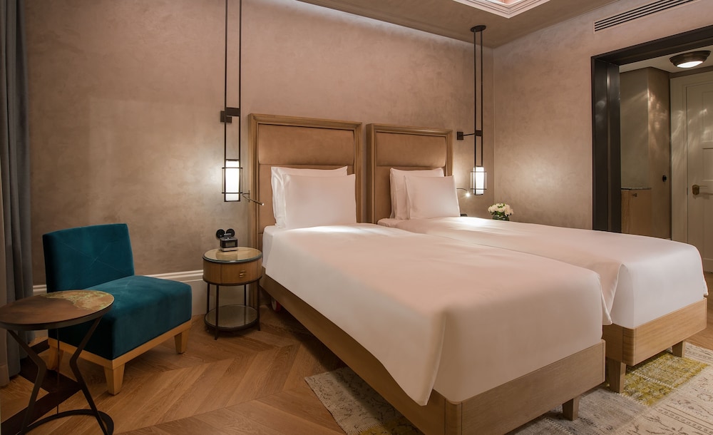 CITY, CLASSIC, TWIN BEDS