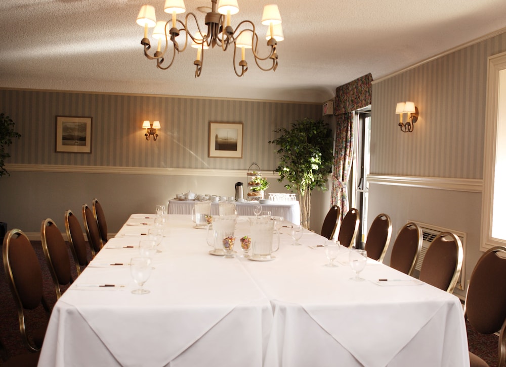 Gananoque Inn Spa 43/66