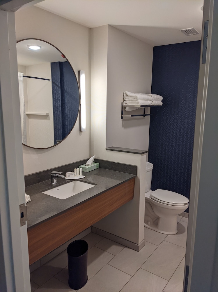 Fairfield Inn & Suites by Marriott Lincoln Crete 48/50