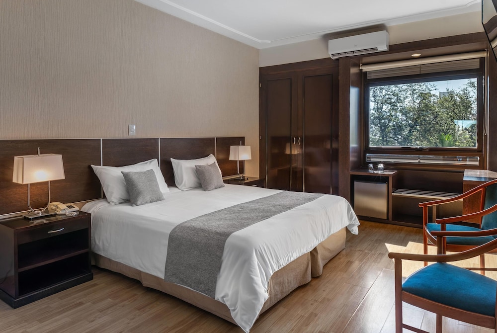 Ramada Plaza by Wyndham Tucuman 29/98