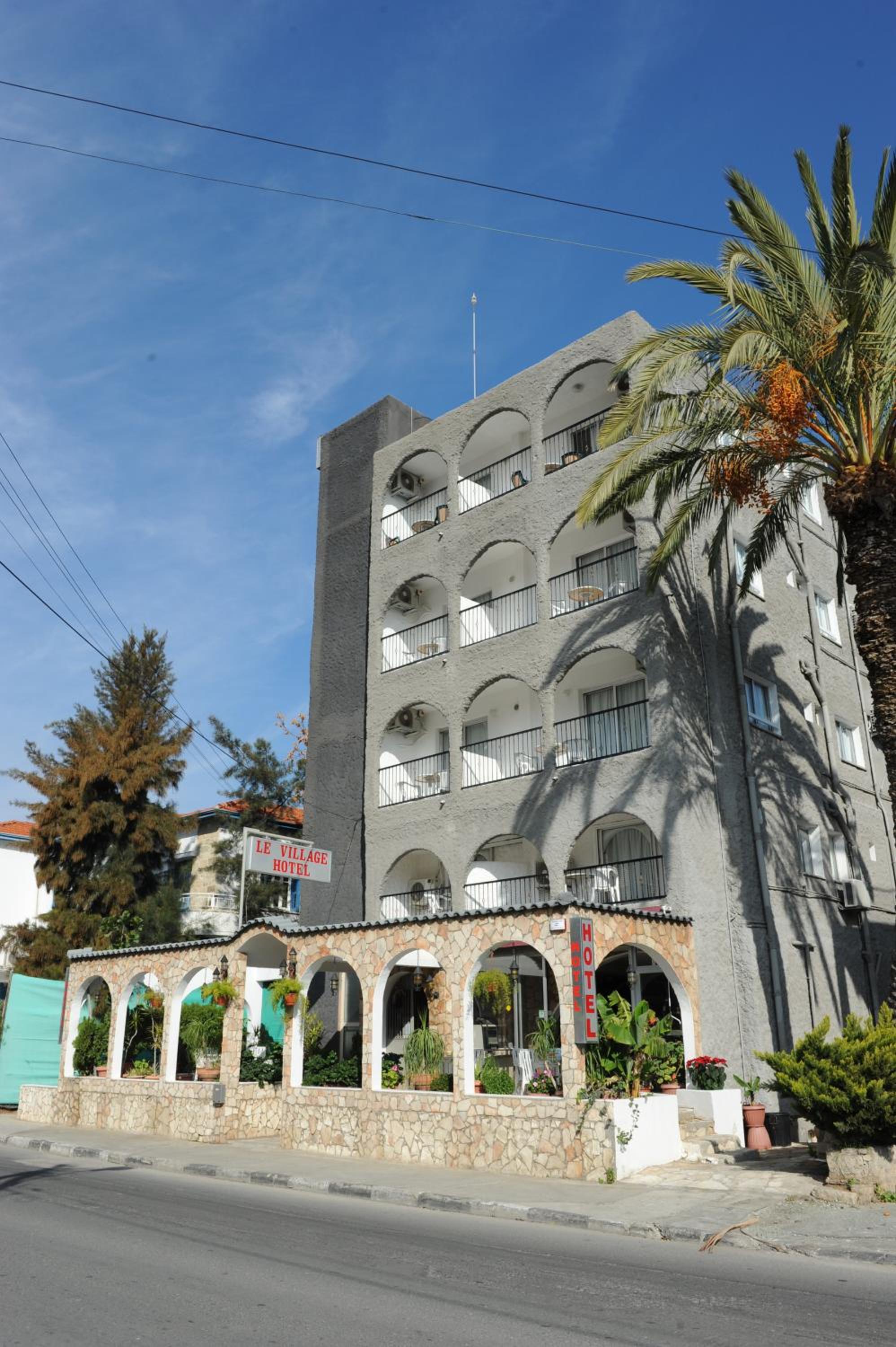 Le Village Hotel 4/50
