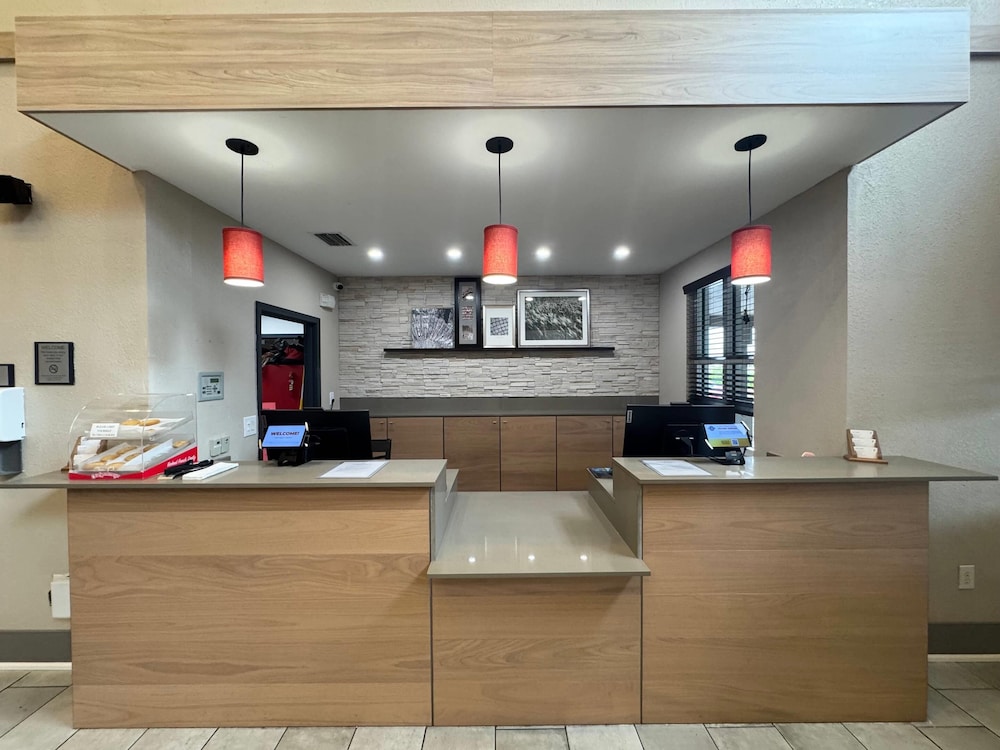 Country Inn & Suites by Radisson, Port Charlotte, FL 3/30