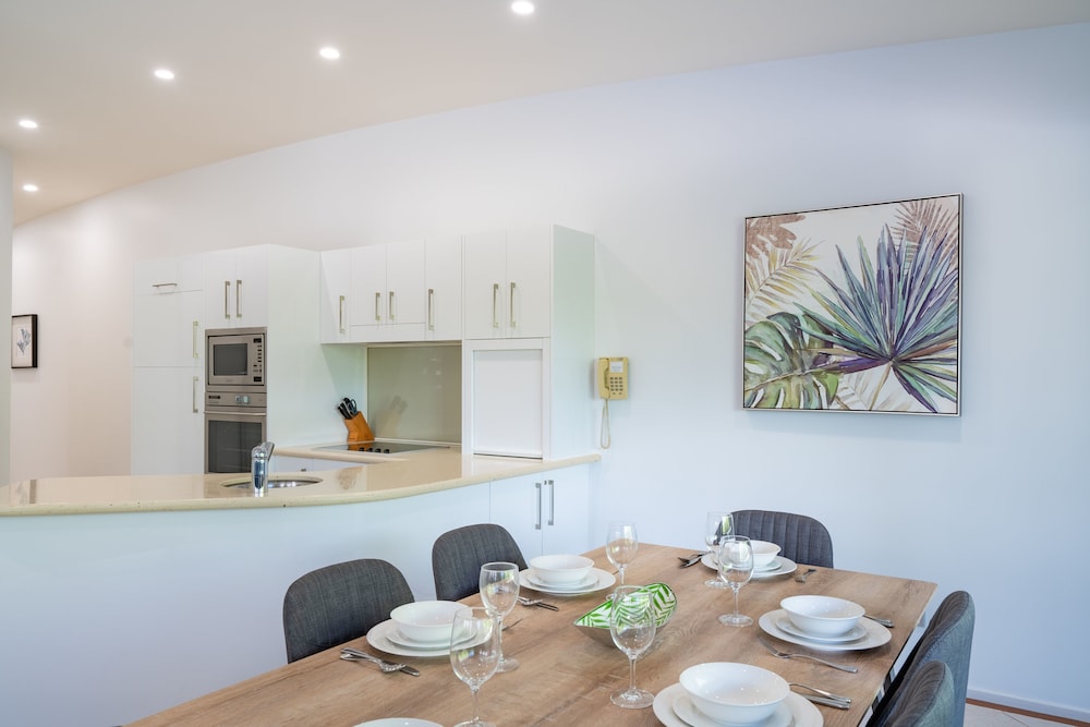 Saltwater Luxury Apartments 30/40