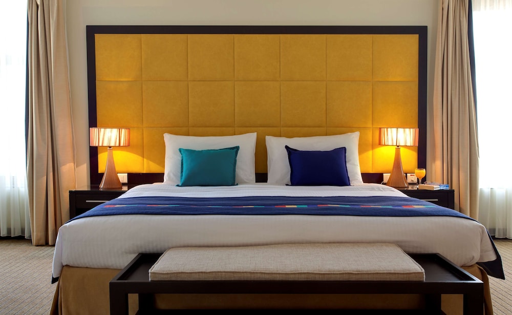 بارك إن باي راديسون الخبر(Park Inn By Radisson Al Khobar Hotel) 10/74