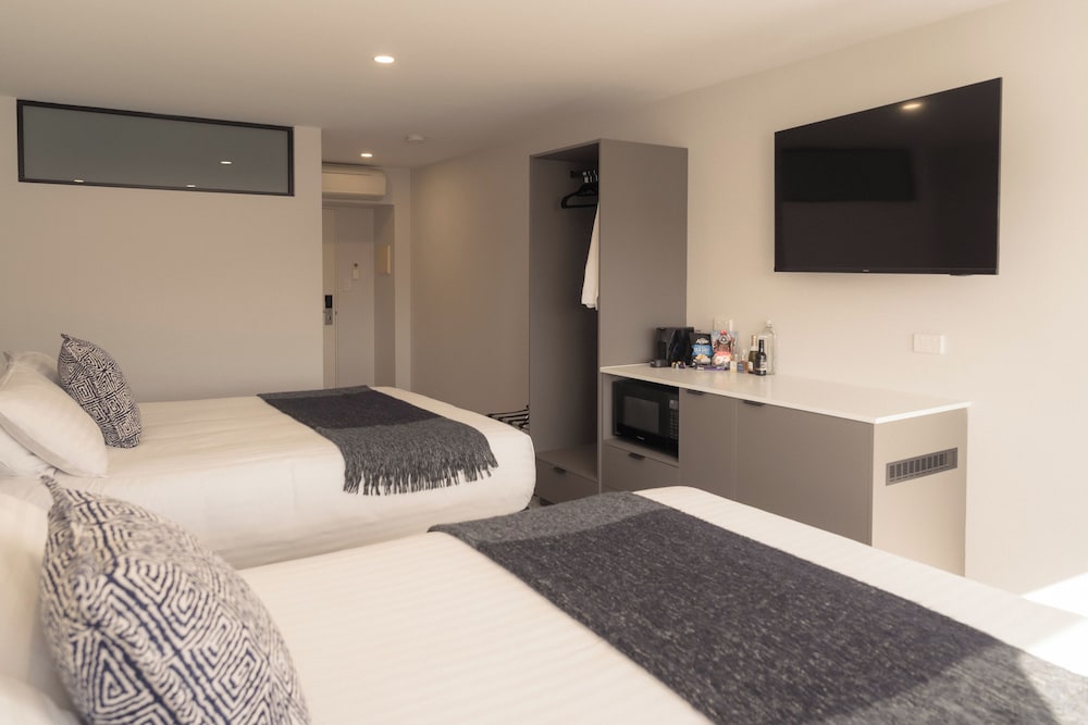 PREMIUM, DELUXE, TWIN BEDS