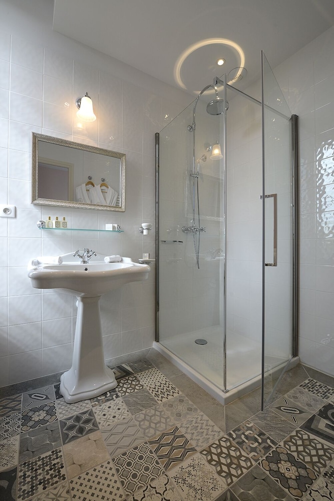 Grand Hotel Henri 40/43