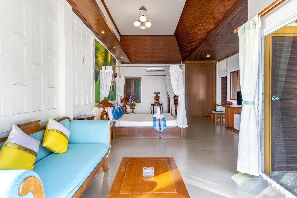 COCONUT BEACH RESORT 9/74