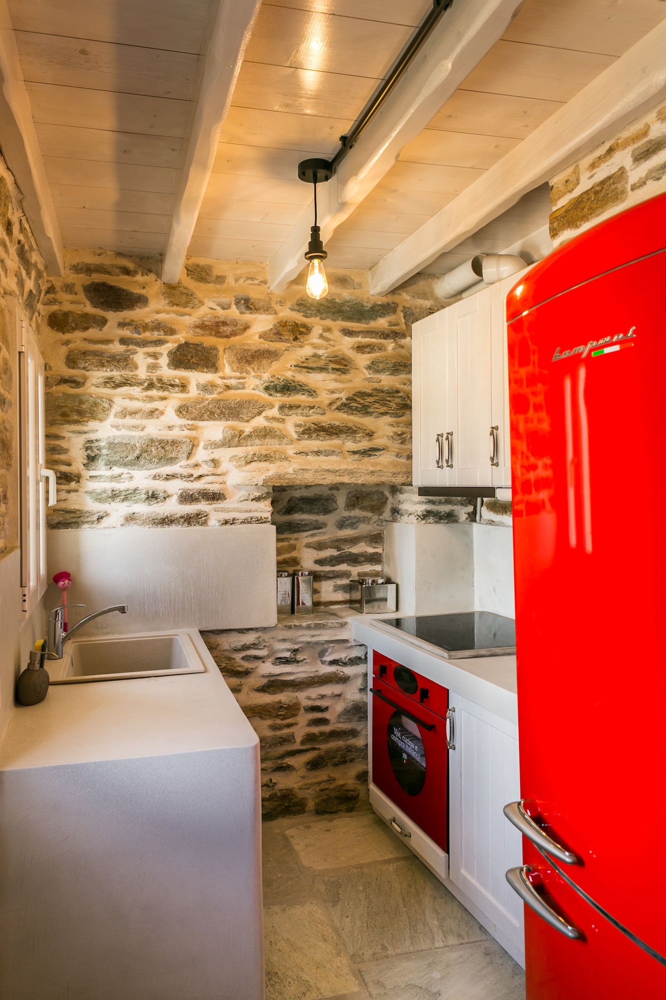 TRADITIONAL, QUEEN BED, MOUNTAIN VIEW, KITCHENETTE