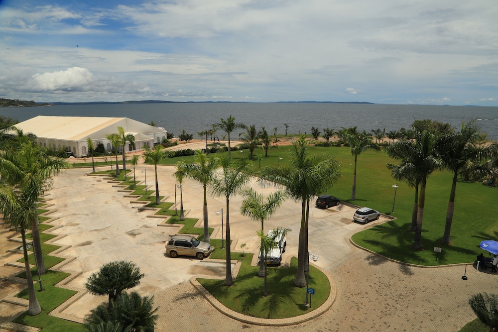 Malaika Beach Resort 35/50