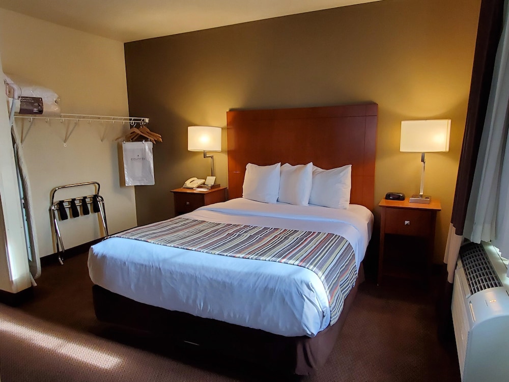 Country Inn & Suites by Radisson, Bend near Pilot Butte 12/50