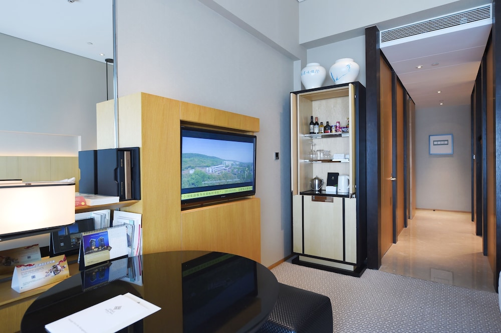 Jinling Hotel 16/52