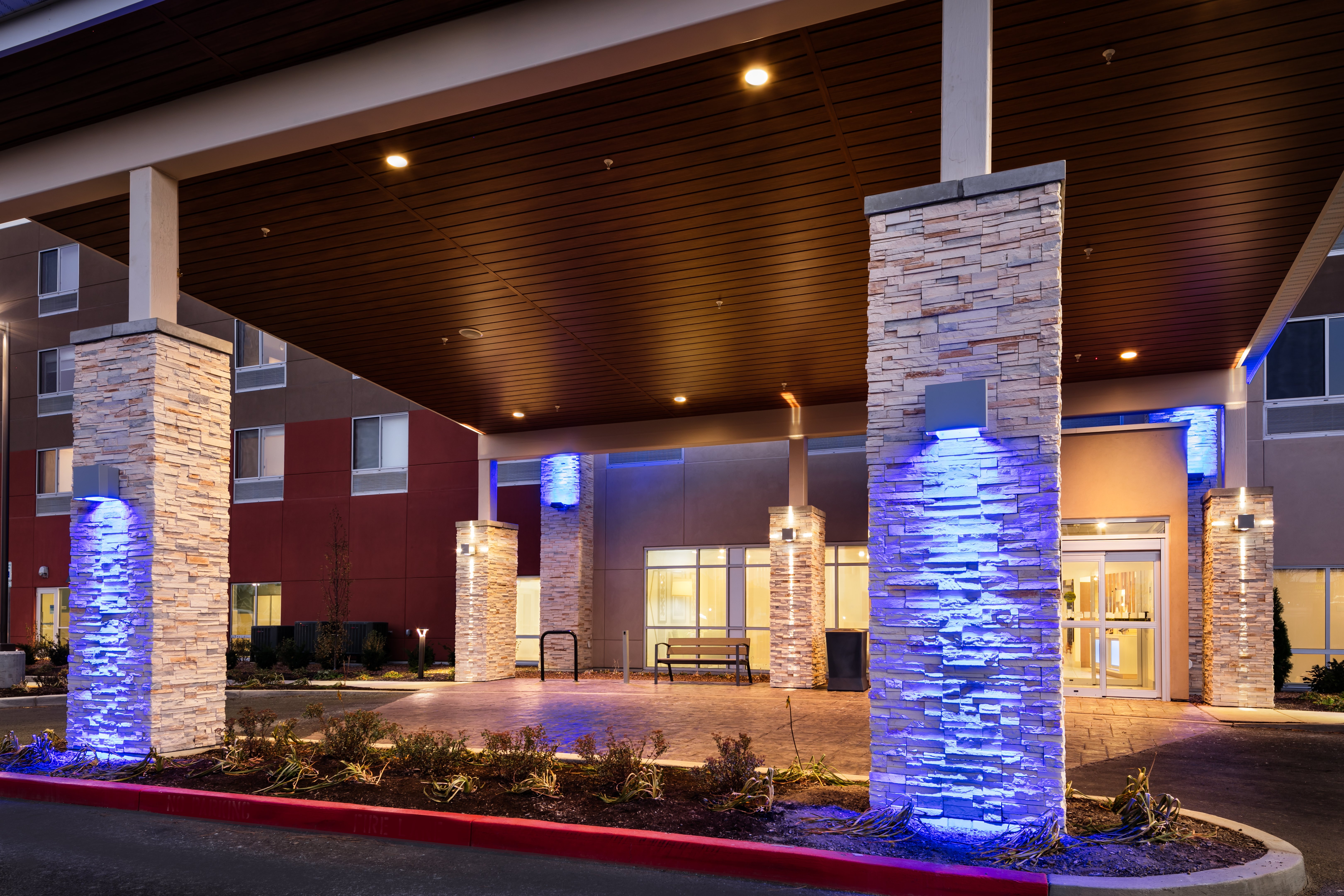 Holiday Inn Express & Suites Bend South 19/45