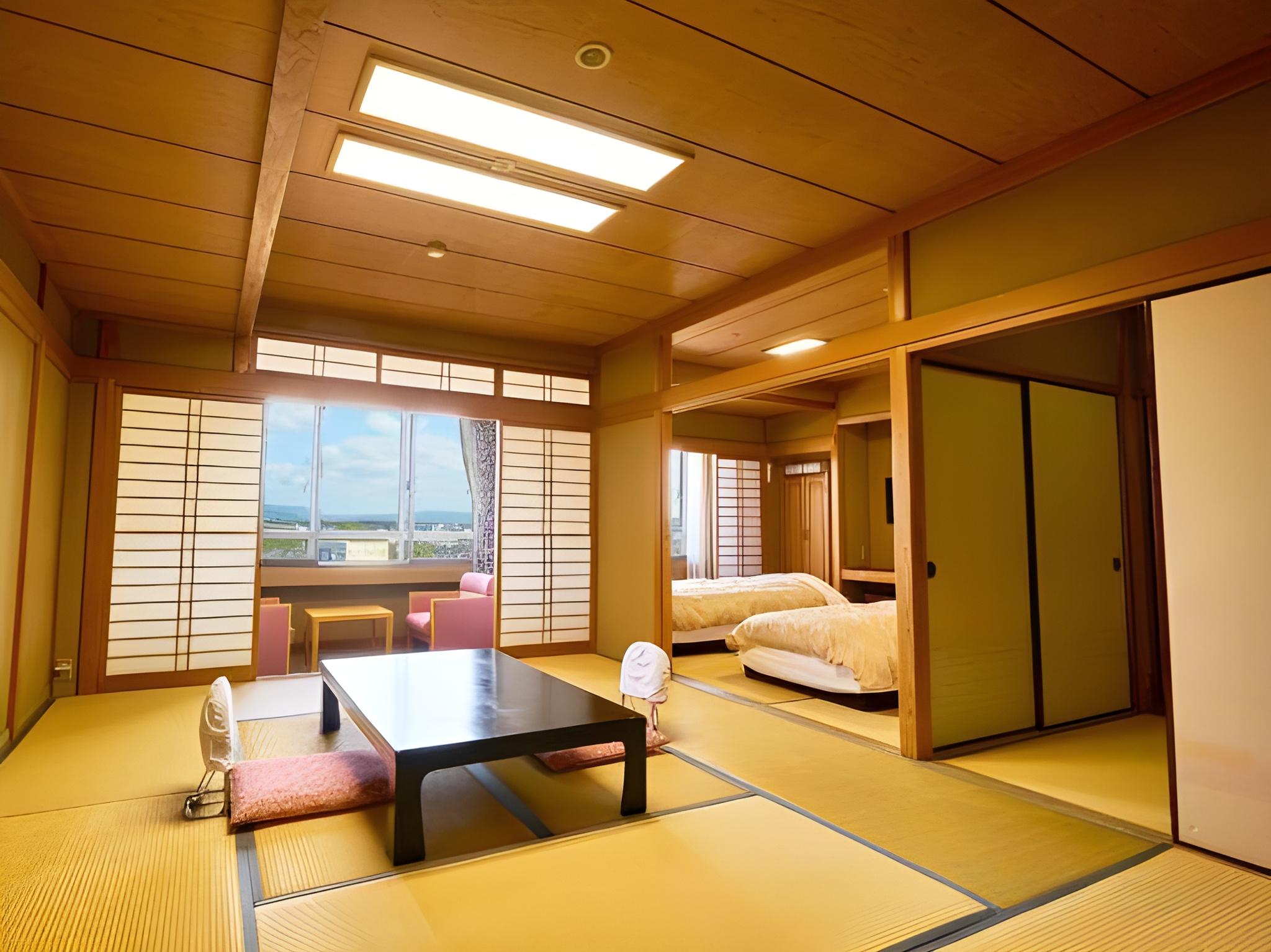 Japanese, West Wing