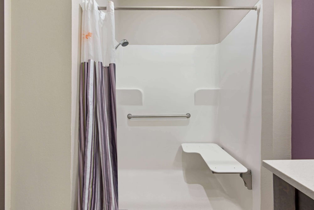La Quinta Inn And Suites By Wyndham Lake Charles - Westlake 18/45