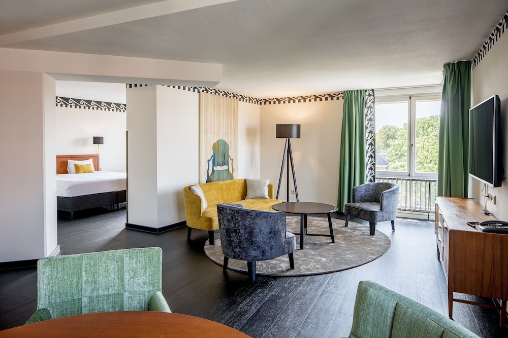 Hotel Theater Figi 24/39