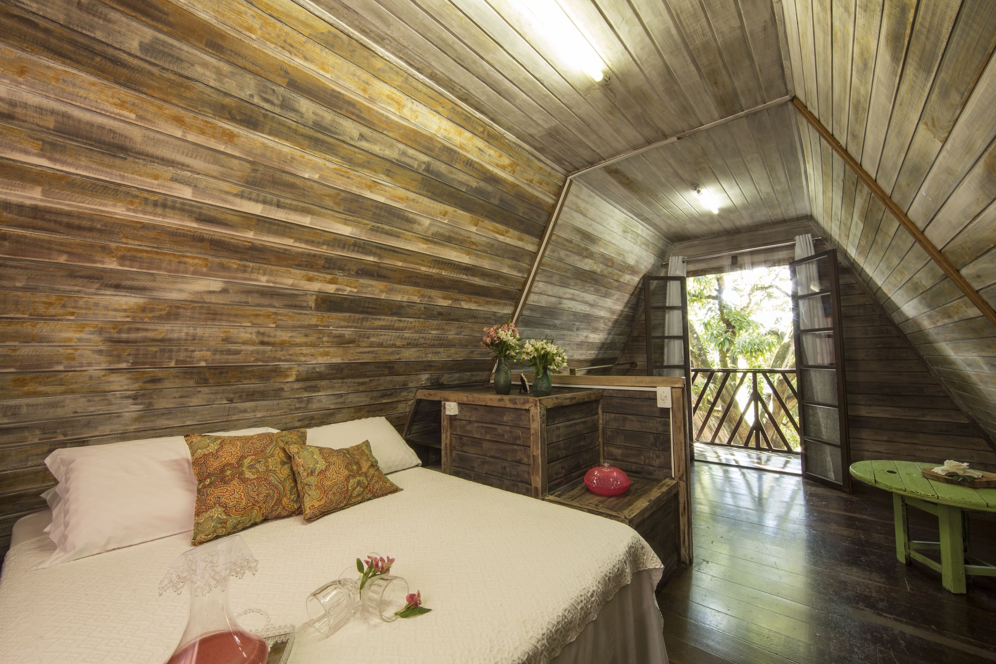 Vip, Chalet, 1 Double and 1 Single Bed, 2 Sofa