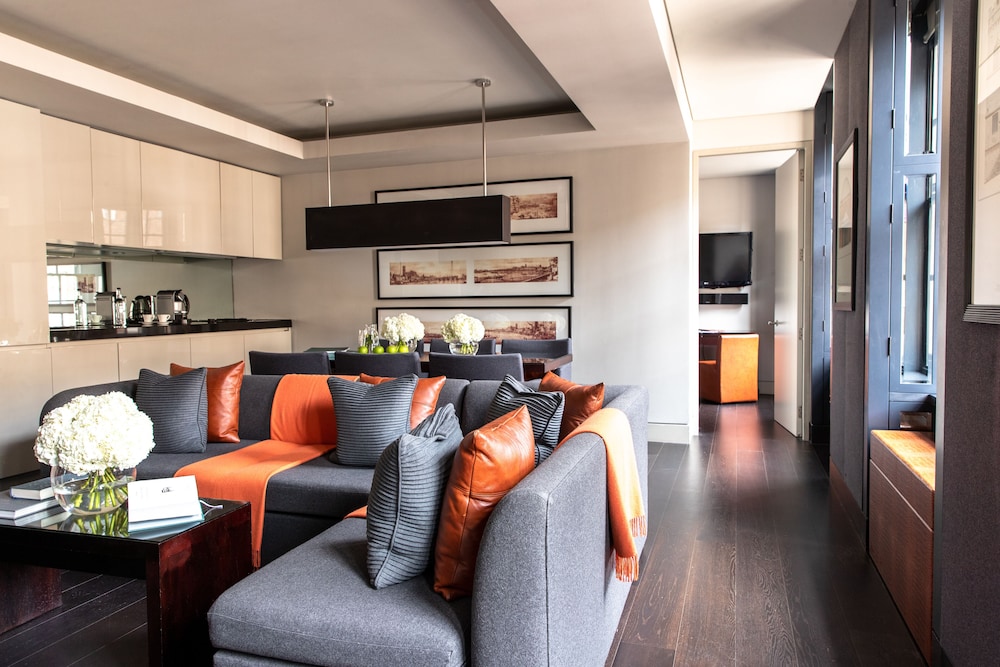 Grosvenor House Suites 21/41