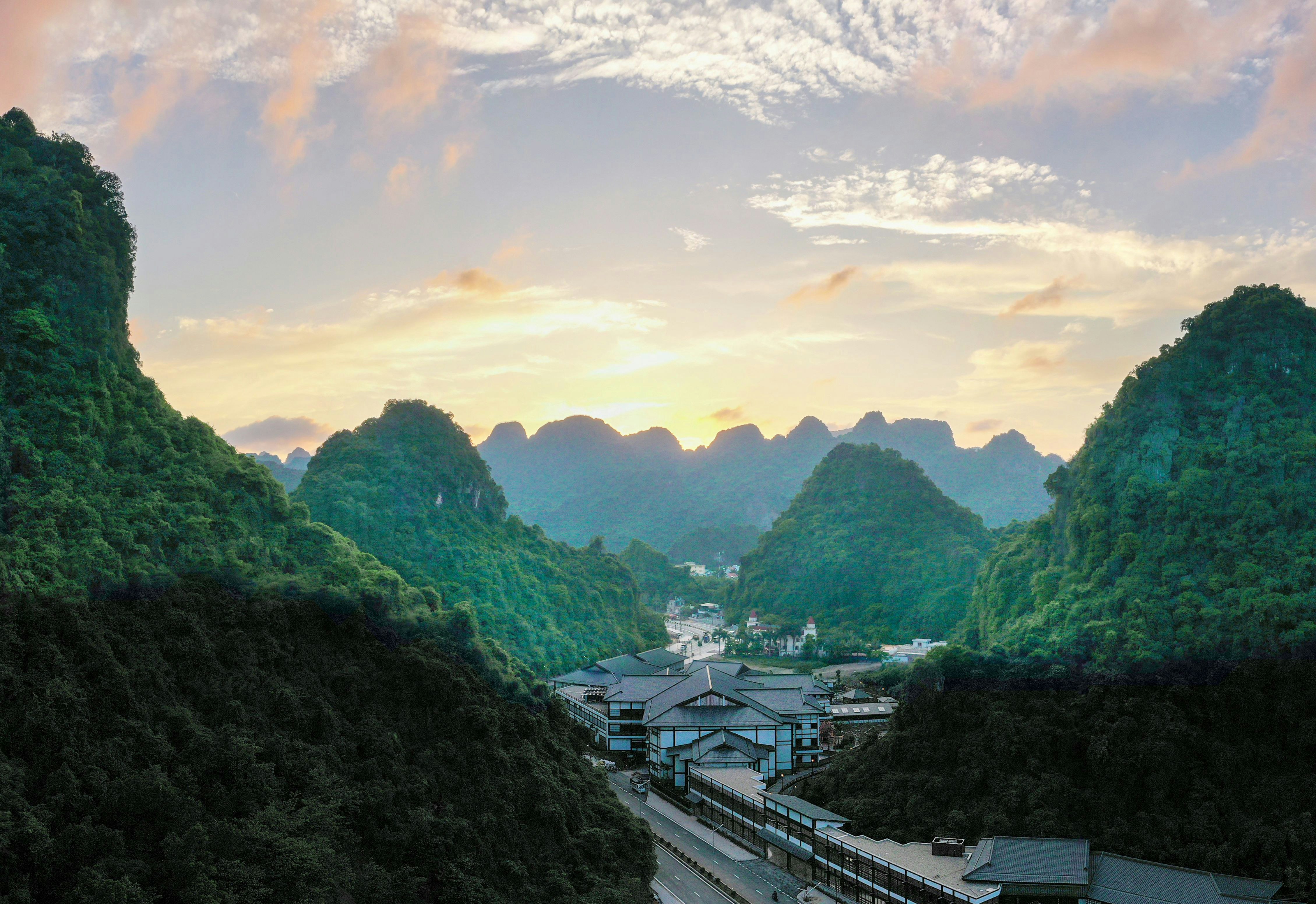 Hilton Quang Hanh Onsen Resort 68/74