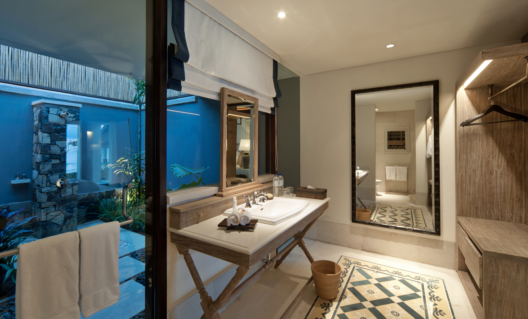 Suite, King Bed, Sudamala Resorts Senggigi 4/4