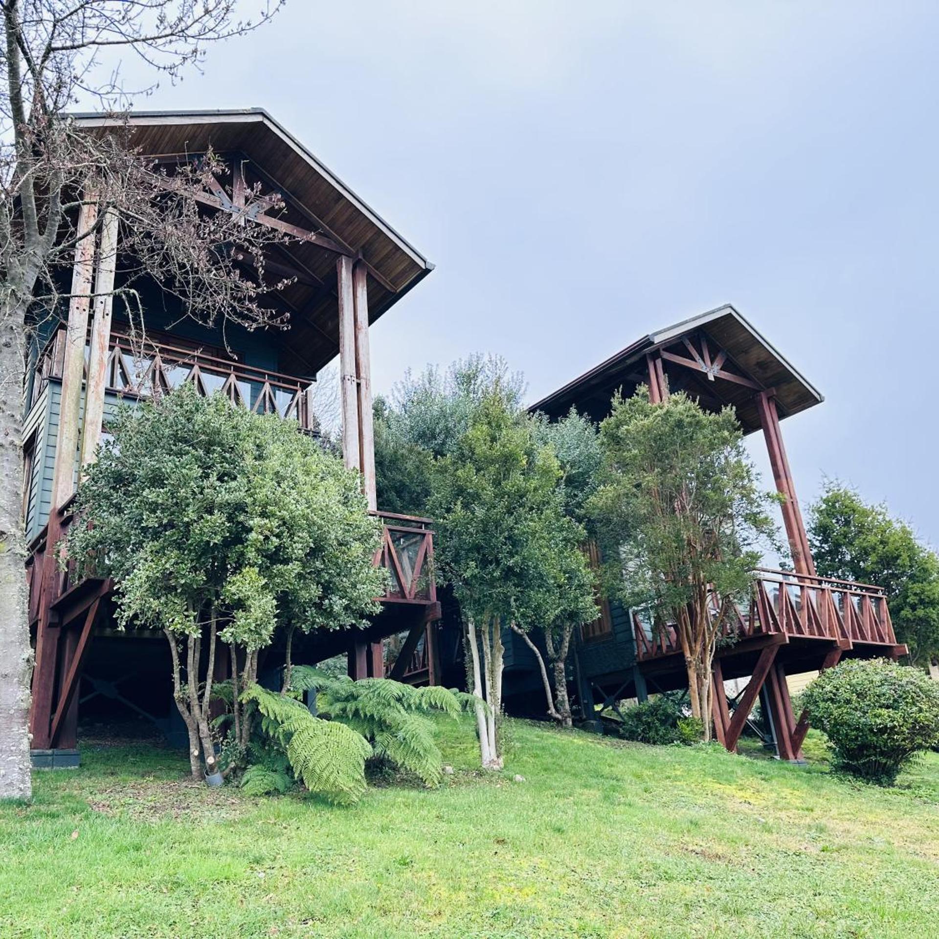 Hotel y Cabanas Punta Larga - Caja Los Andes 40/50