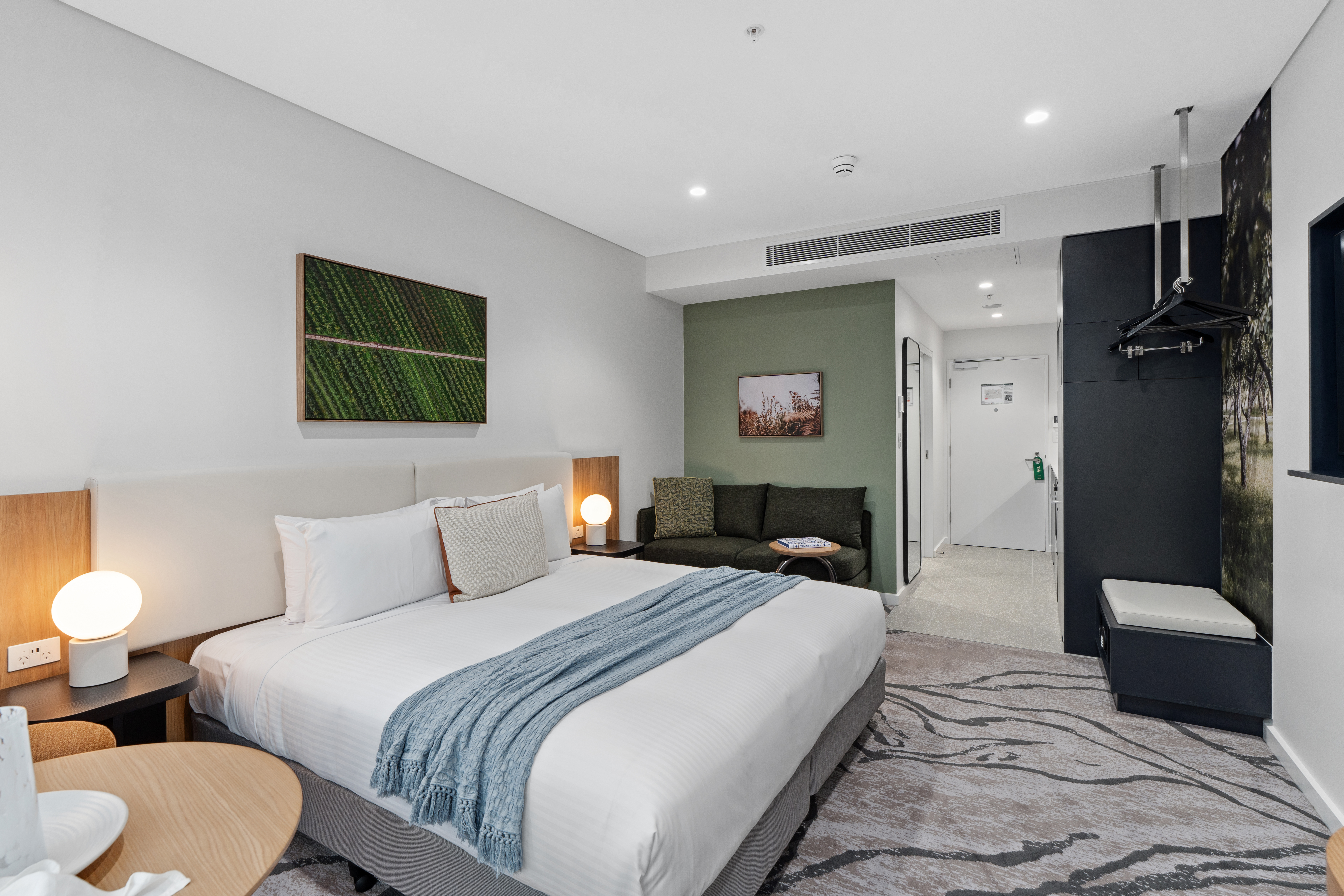 2 Bedrooms, Adjoining, Executive, Suite