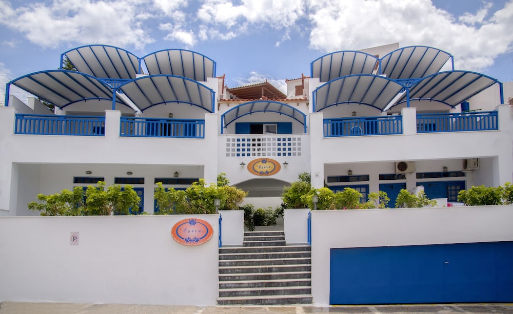 Erato Apartments 26/28