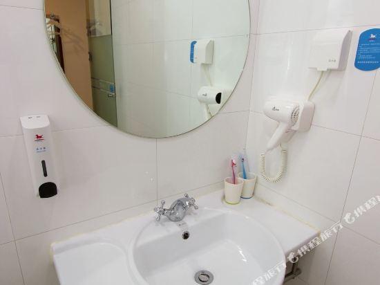 Hanting Hotel Shenzhen Baoan Xixiang Taoyuanju 45/45