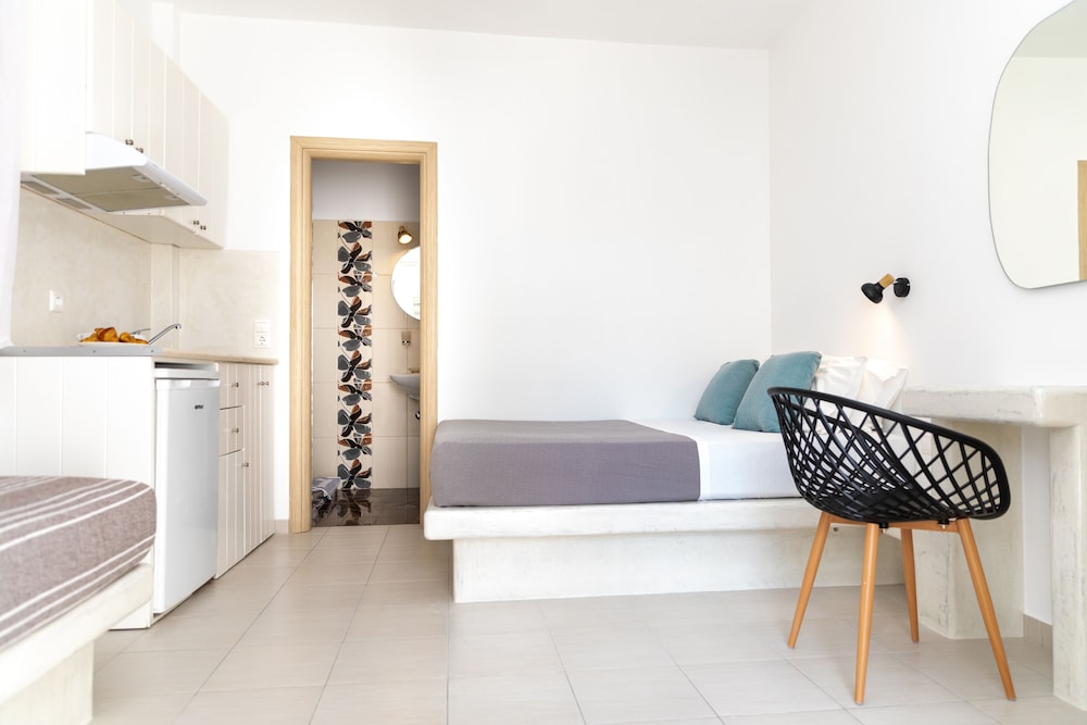 DEPIS PLACE AND APARTMENTS 34/50