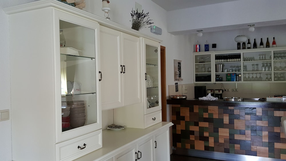 HOUSE TINA 5/48
