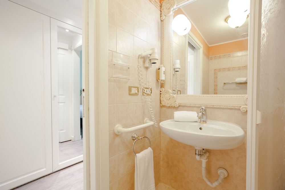Gardaland Hotel Resort 62/65