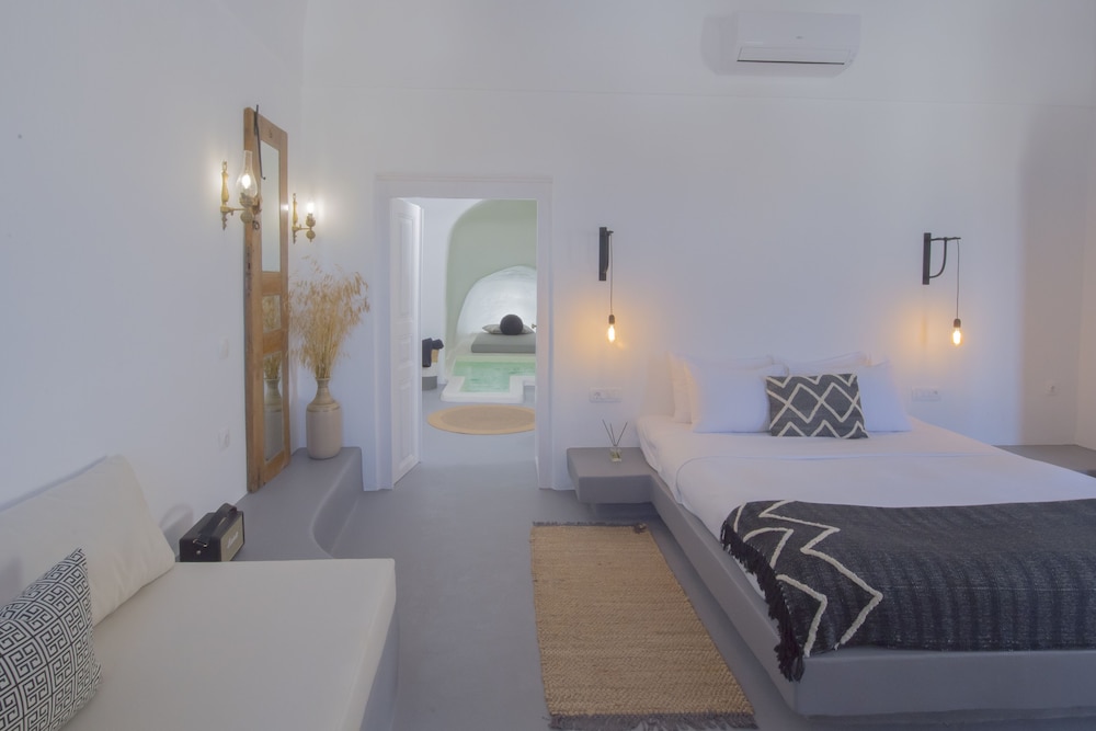 CAVE, SIGNATURE, SUITE, PLUNGE POOL