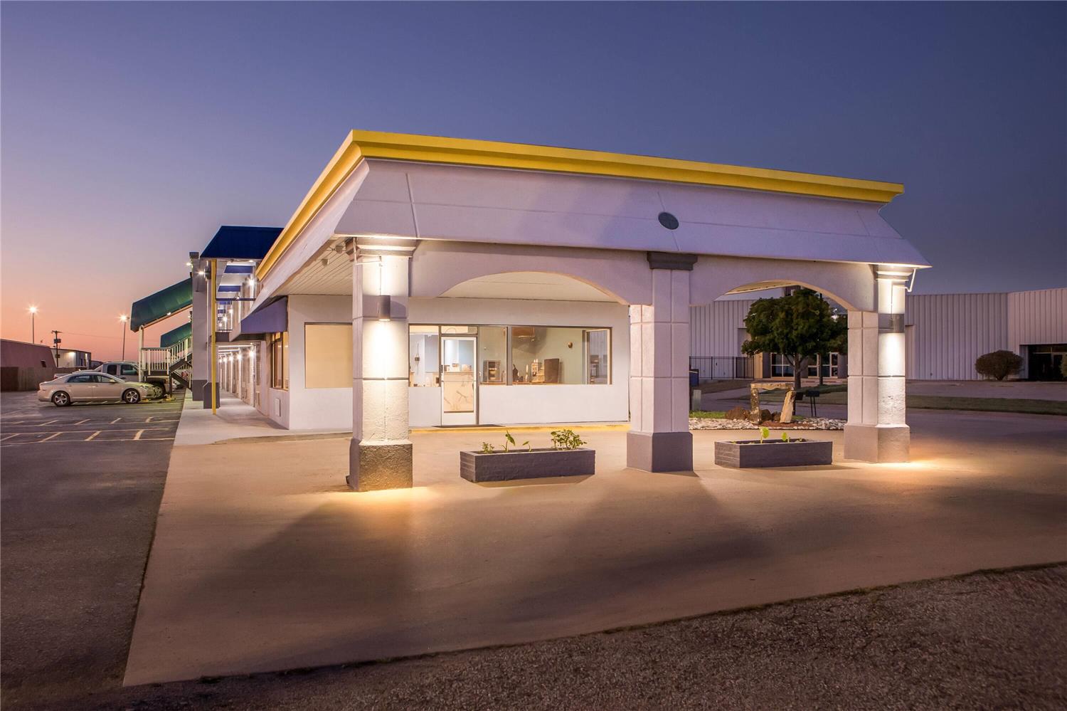 Days Inn by Wyndham Salina South 4/60