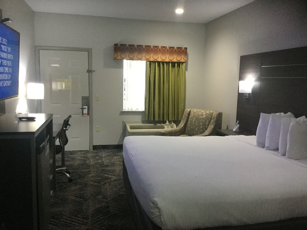 Muskogee Inn And Suites 8/30