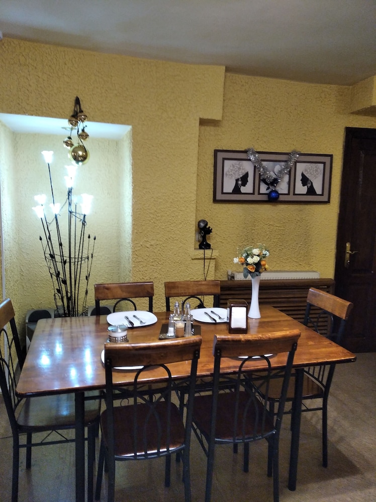 Diplomat Hotel Tbilisi 37/50