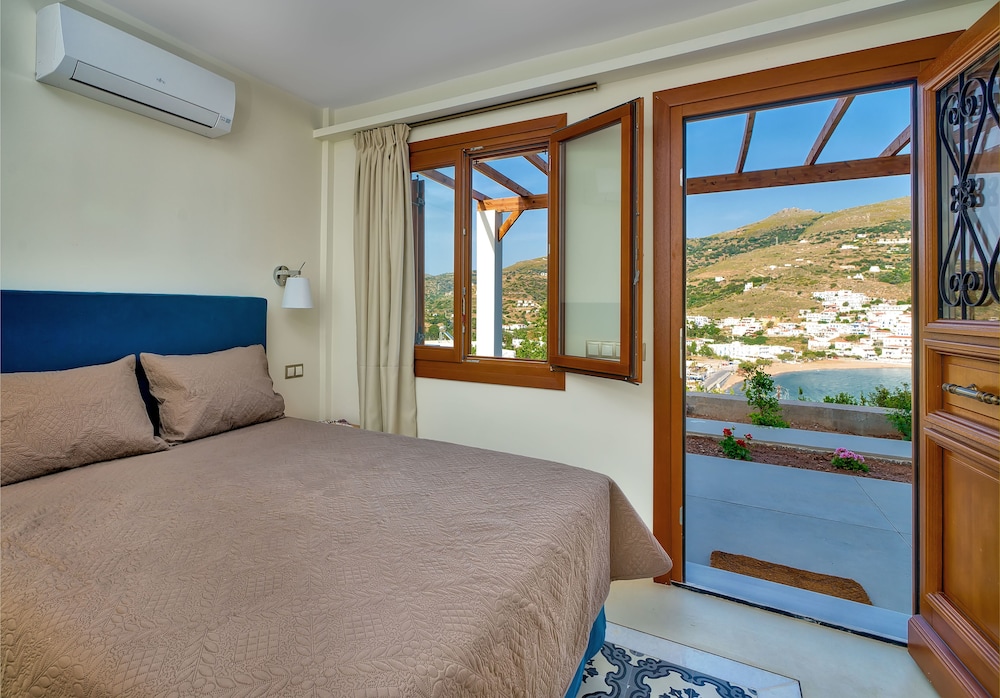 Hermes Suites 9/50