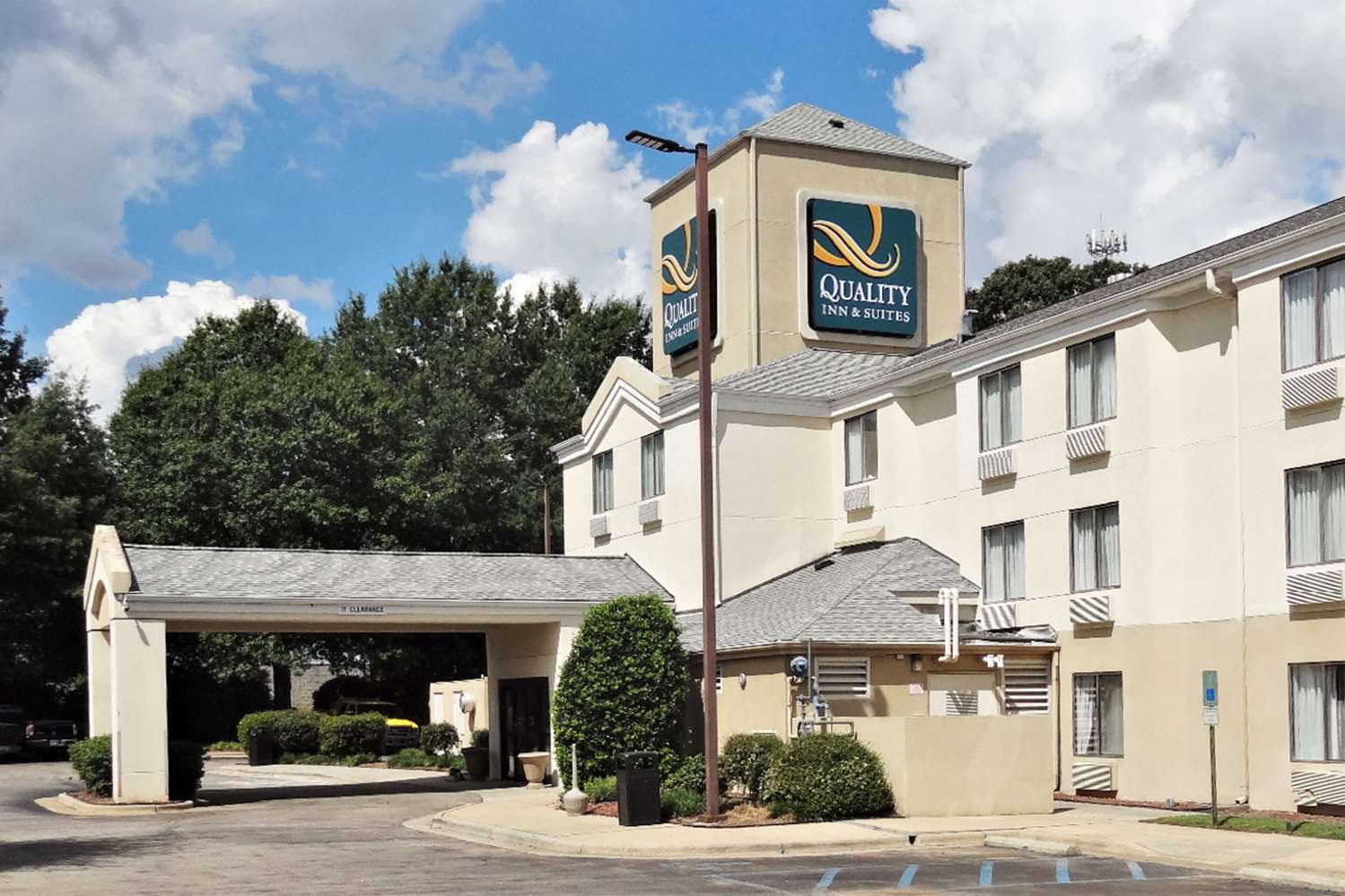 Quality Inn & Suites Raleigh North 10/10
