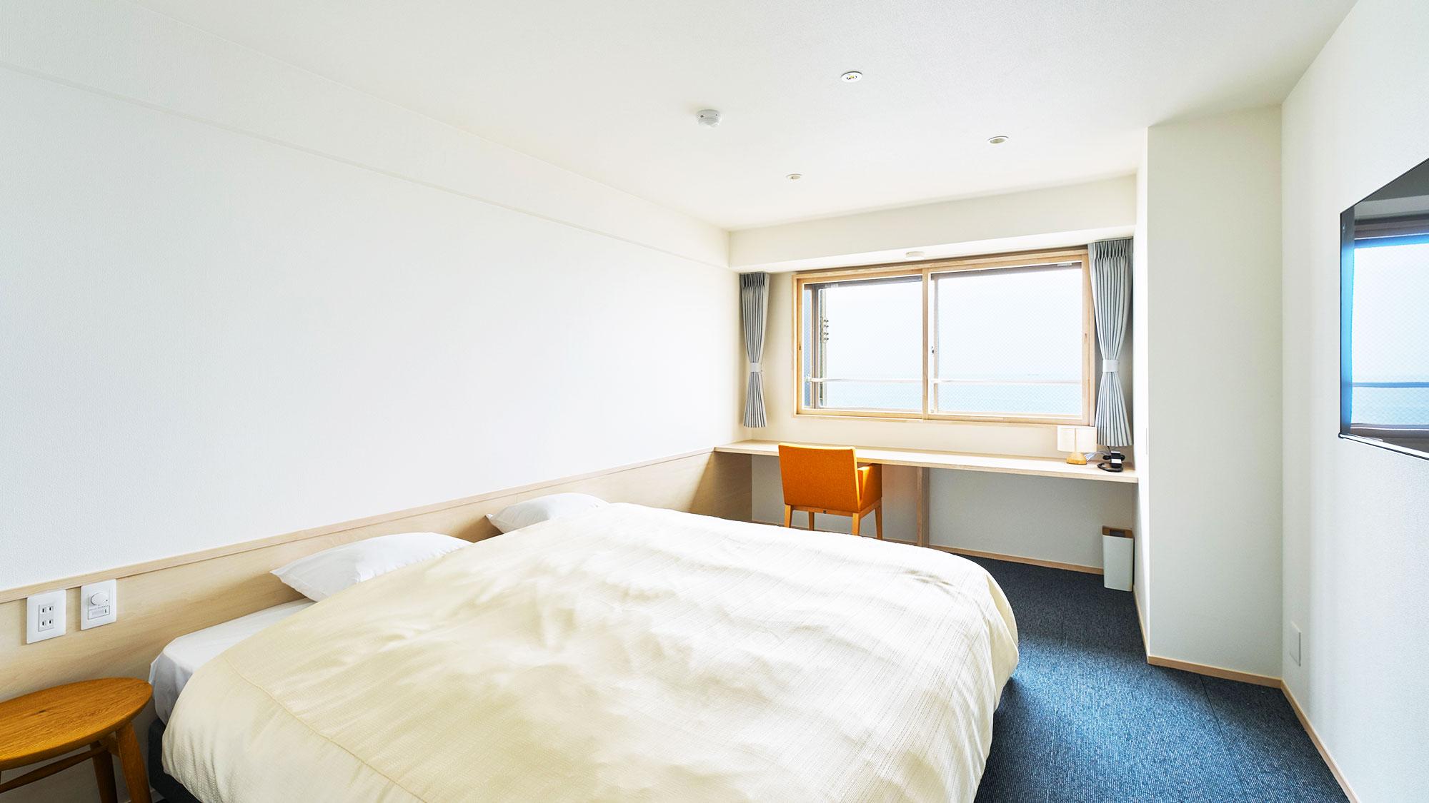 Renovated, Western, Double Bed, Ocean View