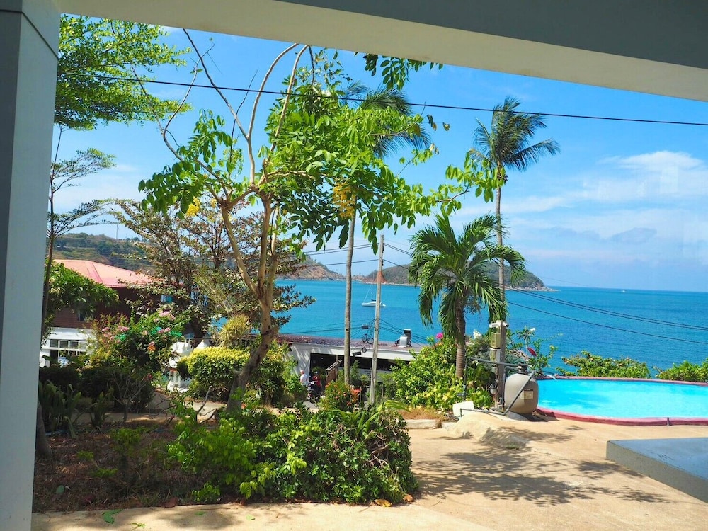 Naiharn On The Rock Resort 44/50