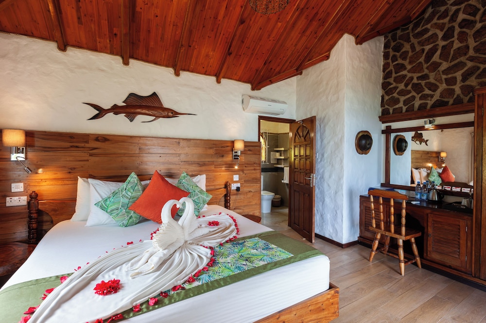 COLIBRI GUEST HOUSE(M) 14/54