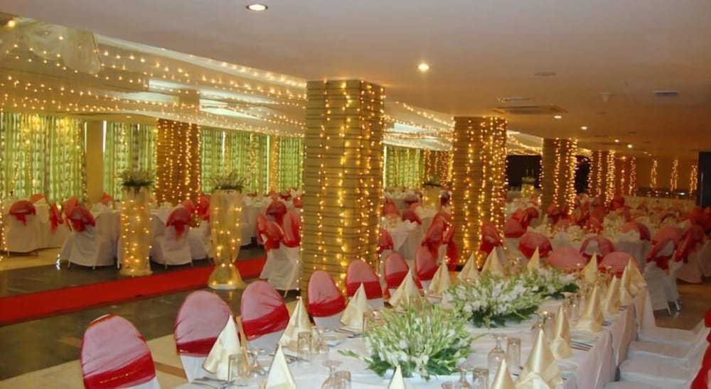 ROSE VIEW HOTEL 58/64