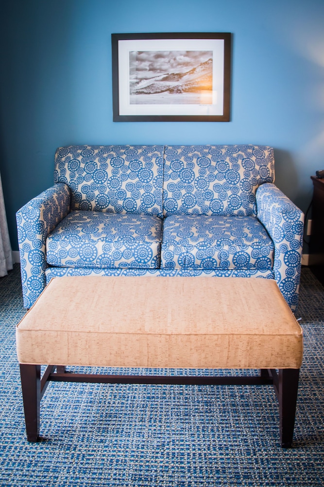 The Inn At Harbor Shores 33/48