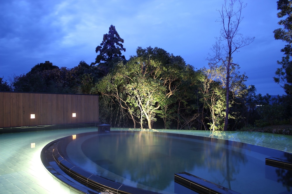 Shirahama Coganoi Resort & Spa 50/50