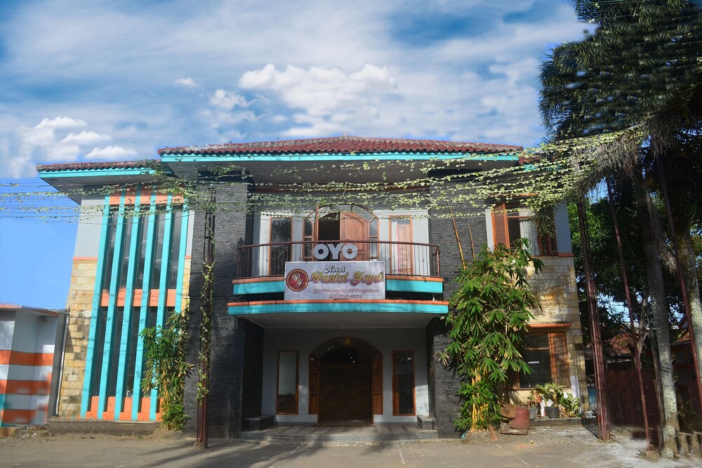 OYO 1240 Hotel Pantai Jaya 3/37