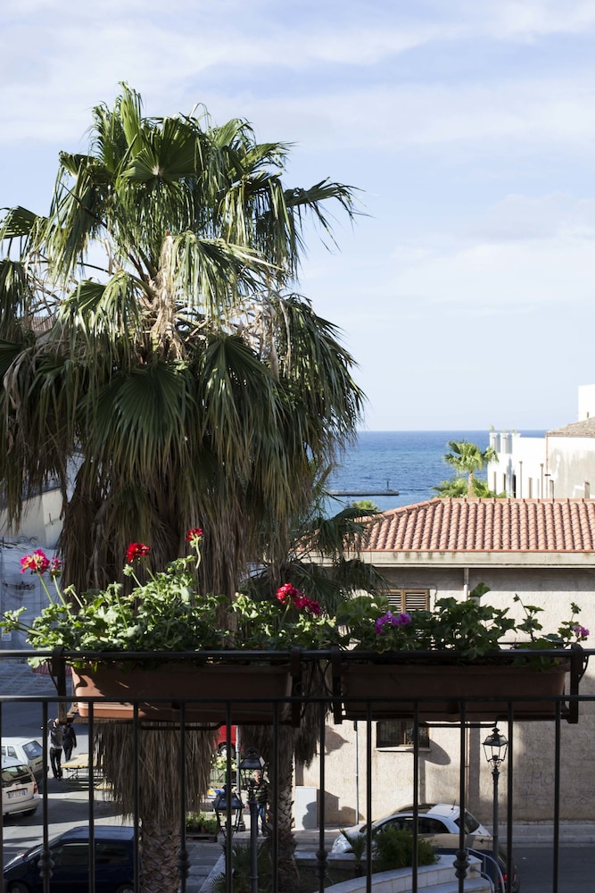 Hotel La Piazzetta 35/50
